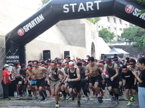 ▲Spartan Race斯巴達障礙跑競賽10年後重返新北淡水，並首度將起終點設於國定古蹟滬尾礮臺。（圖／主辦提供）