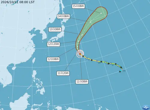 ▲小熊颱風今天上午正式升格為強烈颱風，路徑會往北逐漸轉向。（圖／中央氣象署cwa.gov.tw）