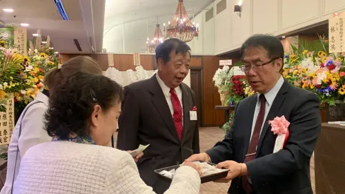 ▲ 台南市長黃偉哲向現場貴賓介紹台南好物。（圖／南市府提供）