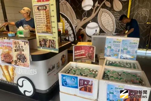 直擊／季後賽連3戰滿場破中職紀錄！洲際最熱賣飲料竟是「沙士」