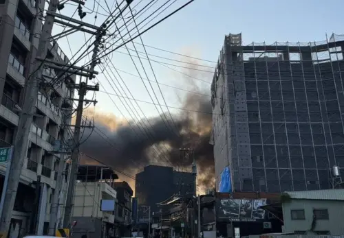 竹北工廠火災濃煙狂竄！消防局出動15車搶救　環保局公布空污範圍