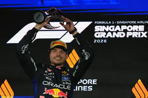 F1新加坡站魔咒破了！維斯塔潘奪生涯首冠　安東內利逼近年度冠軍
