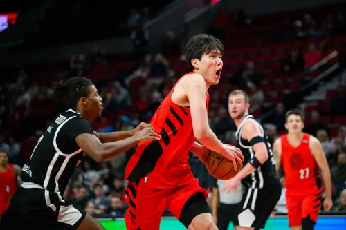 楊瀚森不一樣了！NBA倫敦賽效率超高　兩戰0犯規被大讚：判若兩人