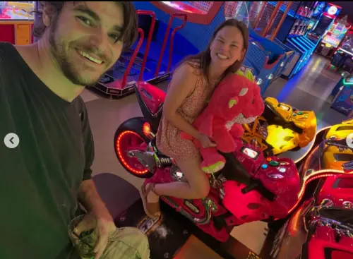 ▲RJ米特去年才向女友求婚，怎料如今竟選擇輕生。（圖／翻攝自IG@ rjmitte）