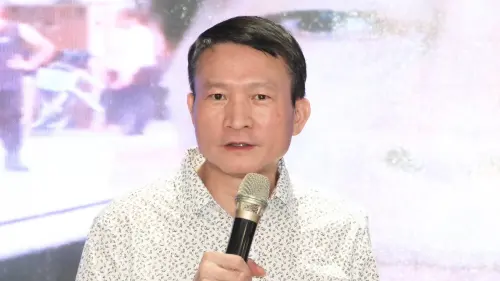 秦楊失明崩潰！曾赴碧潭輕生「我真的想去死」靠光復災民救回一命