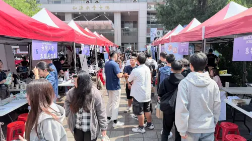 ▲嶺東科大第二屆秋季就博會今天登場，網羅近50家優質企業進駐校園徵才（圖／嶺東提供） (501.83 kb)