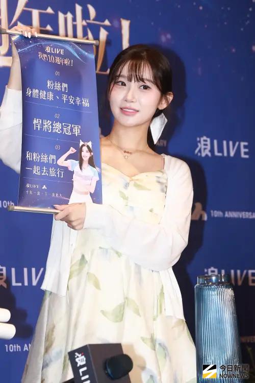 ▲李珠珢（如圖）強調每次準備表演服裝時，都會做好防護措施，不會有走光的事情發生。（圖／記者葉政勳攝影）