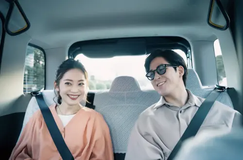 ▲Uber推出全新包車服務，適合家庭出遊、朋友聚會及商務行程，乘客可提前預約車輛，一趟安排多個目的地，省去反覆叫車的麻煩。（圖／Uber提供）