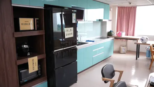 ▲健保署復健病房另一特色為打造居家環境，讓患者出院能後迅速適應日常生活。（圖／記者王郁勳攝）