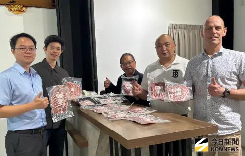 ▲小鮮肉公司負責人鄭茂祥，今年初赴丹麥取經後，今日邀請丹麥肉品專家來台交流，全力推動產業升級。（圖／記者金武鳳攝，2026.10.15)