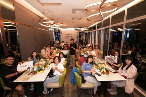 ▲島語舉辦巧克力講座，補充知識後還能吃buffet美食，吸引許多消費者秒速報名參加。（圖／漢來美食提供）