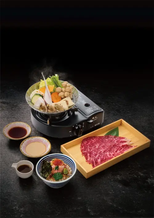 ▲日本橋海鮮丼辻半回歸「山海和牛火鍋」，感謝祭推出珠寶盒「主餐第二件66折」優惠。（圖／日本橋海鮮丼辻半tsujihan.kingoshou.com/）