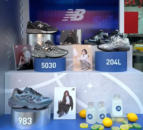 ▲Winter同款都在New Balance 1906信義旗艦店。（圖／記者蕭涵云攝）