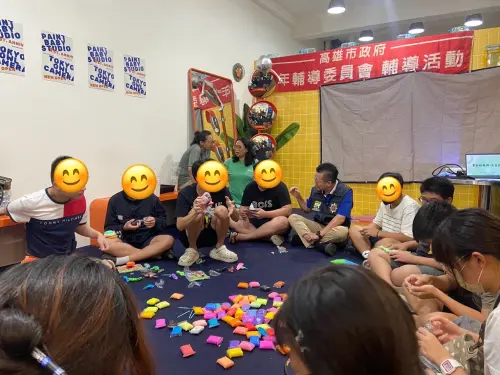 我的青春我上色　高市警少年隊與少輔會陪伴少年展現創意
