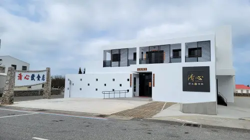 ▲清心福全官網也有特別說明，清心二字是引用澎湖的一家清心飲食餐廳的「清心」二字，而該餐廳正是清心福全創辦人的曾舅祖父所創辦的。（圖／清心飲食店臉書）