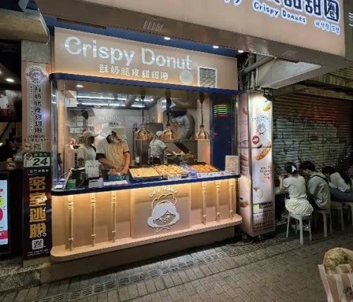 西門町甜甜圈店員鐵拳教育奧客！5星好評被刷爆　打完架生意超好