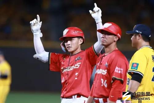 郭天信雙喜臨門！味全龍台灣大賽2連勝　深夜IG曬超音波照迎二寶