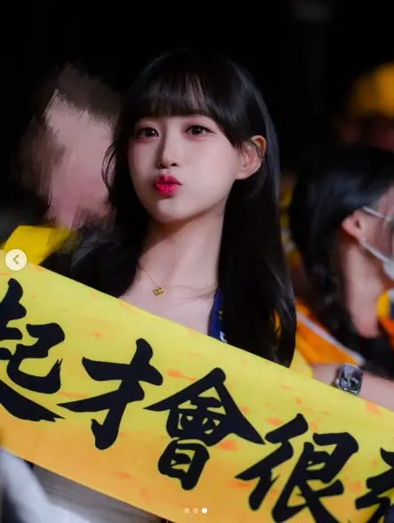 ▲邊荷律（如圖）昨日現身大巨蛋替中信兄弟應援。（圖／邊荷律IG@yuling34）