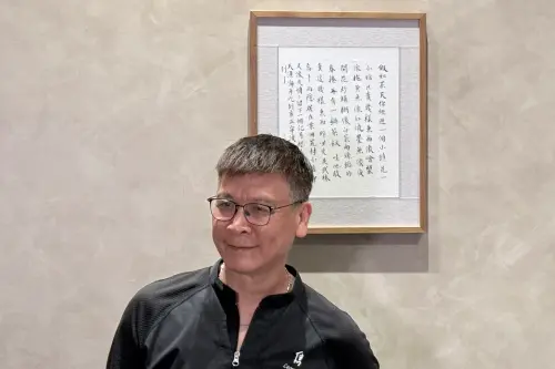 ▲李雲浩入行30年，擁有「帝王蟹26吃」絕活，對於蟹種與其適合的做法相當熟稔。（圖／記者葉盛耀攝）