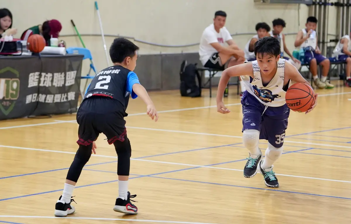 U19籃球聯盟／幼稚園拿石頭練投！李曜宇迷上SGA　率LJES奪2連勝