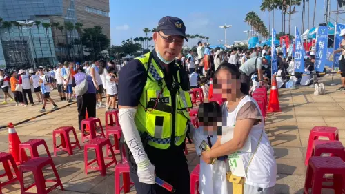 一場路跑、兩種守護！前鎮警助焦急家長找回心肝寶貝