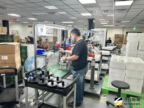 ▲凱納以其在台中精密機械園區建立的堅實研發與智慧製造實力，成功蛻變為跨足空域與地面的「全方位智慧動力系統解決方案提供者」。(圖／記者柳榮俊攝，2026.10.20)