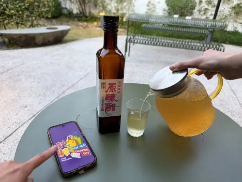 ▲台中通APP會員消費滿1000元，即贈價值400元的玫瑰蜂蜜醋飲一壺，膳馨旗下全品牌適用。（圖／業者提供）