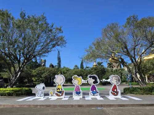 ▲六福村在光復連假期間，出示舊票根、過期年票、本人園區照片入園599元。（圖／交通部觀光署提供）