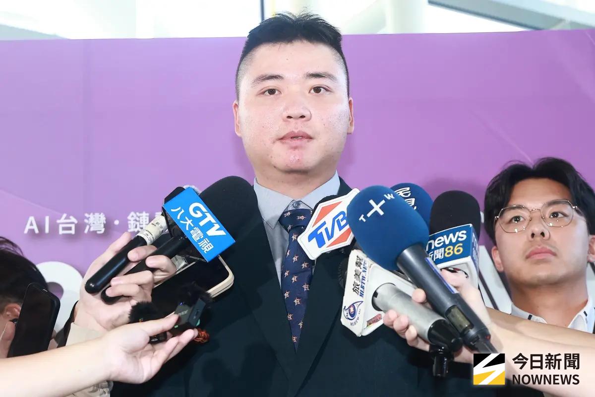 ▲休士頓太空人台灣投手鄧愷威20日出席活動，談到今年與李灝宇上演大聯盟史上首次台灣投打對決，特別解釋當時三振對方後露出笑容的原因。（圖／記者葉政勳攝 ,2026.10.20）
