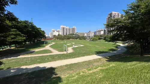 ▲全高雄市市滯洪池總滯洪量達559萬噸，將視降雨預報及即時水位變化提前調降水位、預留滯洪空間，強化易淹水地區巡查及應變作業。(圖／高市府提供)