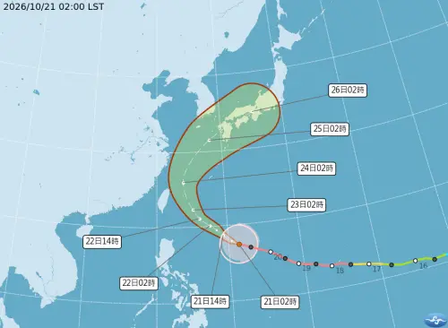▲強颱薔琵朝台灣東部海面逼近、再逐漸北轉，紅框已不觸及台灣陸地，登陸機率降低。（圖／中央氣象署cwa.gov.tw）