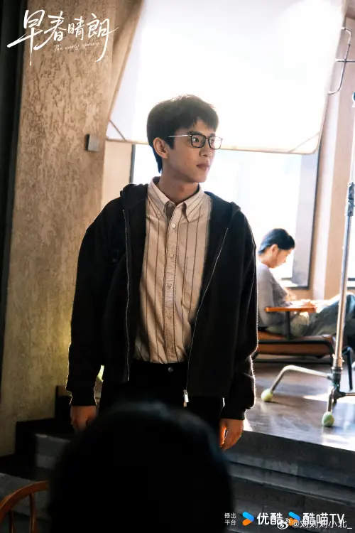 ▲劉小北（如圖）在《早春晴朗》中飾演給人暖男形象的「孫遠翥」，劇中不斷給女主角孫千鼓勵，然而最後卻因各種壓力憂鬱輕生，讓觀眾心疼不已。（圖／劉小北微博）