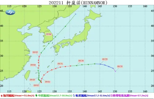 ▲2022年軒嵐諾颱風，暴風圈掠過台灣東北部陸地，北部及中南部山區都出現持續豪雨。（圖／中央氣象署cwa.gov.tw）