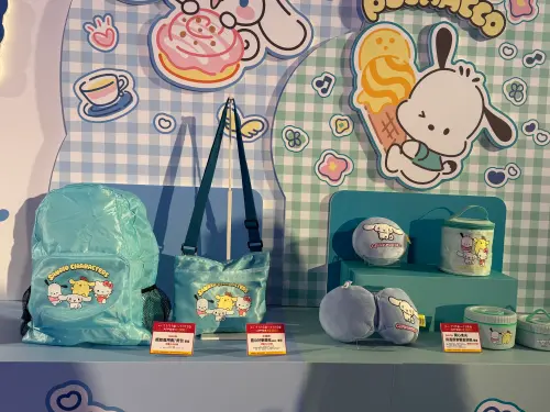 ▲SOGO週年慶集結Hello Kitty、布丁狗、大耳狗與帕恰狗4大人氣角色。（圖／記者鍾怡婷攝）