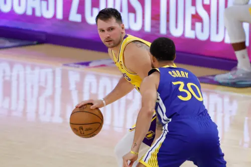 NBA 10/22賽程／勇士開幕戰客場強碰湖人　球星柯瑞對決唐西奇