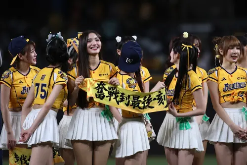 ▲Passion Sisters本季最後一場應援，是帶著贏球的笑容向全場球迷致敬。（圖／記者朱永強攝，2026.10.21）