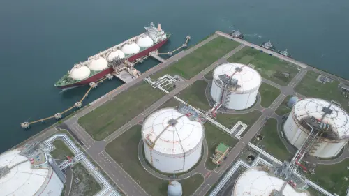 The photo shows the LNG terminal at Taichung Port. (RSEA Engineering Corporation)