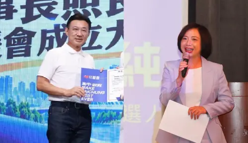 「這是選民聽力測驗嗎？」20分鐘全英文惹議　台中市長辯論會卡關