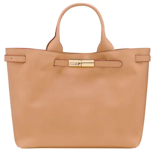 ▲板橋大遠百 Longchamp Le Smart 手提包 推薦價45,000元。(圖 / 業者提供)