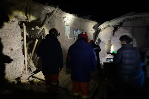 西藏7.0強震已至少16人死亡！災區房屋裂開　沿途列車緊急停駛