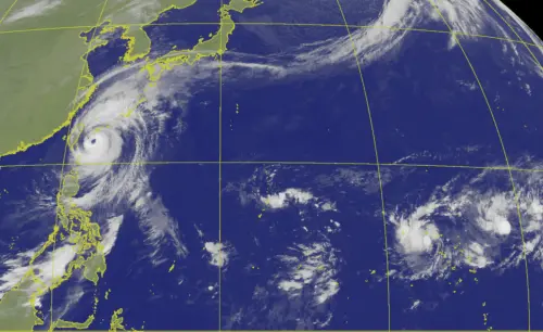 ▲除了薔琵颱風，西北太平洋海面、緯度較低的地區，目前仍有低壓帶在活動。（圖／中央氣象署cwa.gov.tw）