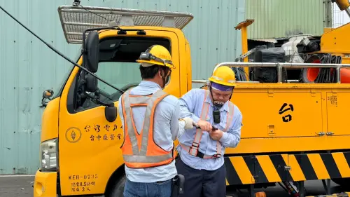 ▲台中市海線因風大斷電6千多戶，台電緊急動員搶修。（圖／台電提供，2026.10.23）