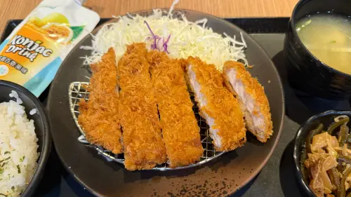 ▲福勝亭168元開運豬排定食！20週年慶優惠最後一天。（圖／記者蕭涵云攝）