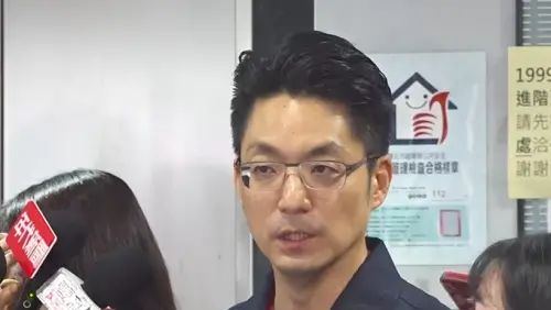 蔣萬安一夜未眠！守指揮中心面對薔琵　疲態藏不住「罕見戴眼鏡」