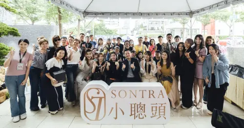 ▲SONTRA小聰頭水晶旗艦店開幕吸引眾多會員與民眾熱情參與，現場人潮絡繹不絕，展現品牌魅力。（圖／業者提供）