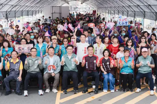 ▲ 林智鴻競選後援總會成立大會，於八德滯洪池旁逾千人到場。（圖／記者郭凱杰翻攝）