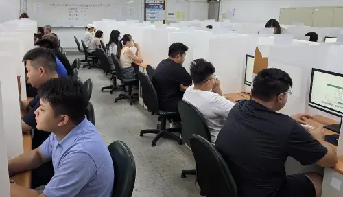 成績公告時間縮一半　環保證照電腦測驗即日起可線上申請證書
