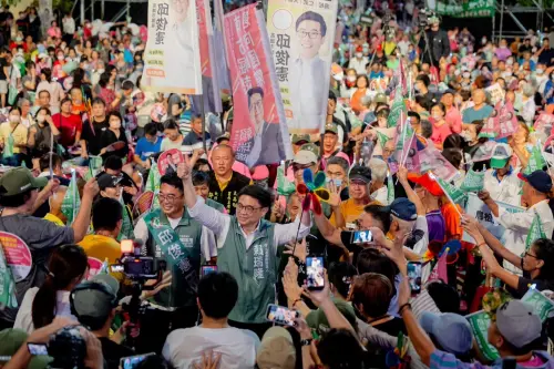 ▲高雄市議員邱俊憲25日晚間舉辦聯合競選總部成立晚會，現場湧入超過2,000位支持者。（圖／市議員邱俊憲提供）