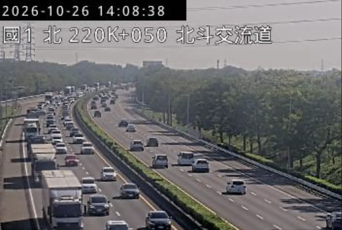 ▲高公局預判，下午重點車多路段為國1、國5北向；國4、國6、國10西向等處將有大量車潮。（圖／擷取自高公局即時路況）