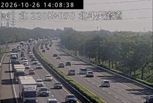 光復節連假返工日上午4起事故　下午北向車潮更壅塞